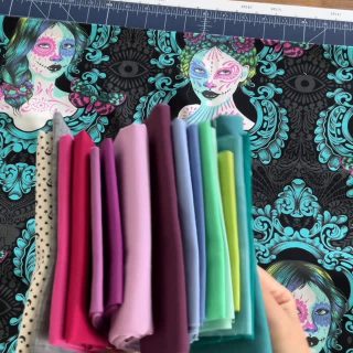 This is a good tip if you feel like mixing fabrics is a struggle!  Find a print from your stash and build a bundle around it. I thought I would use this Tula Pink print as the backing but in the end this quilt didn’t feel de La Luna worthy. 😆

Pattern is my brand new stash buster called Jelly Stripes. Comment “LINKS”  and I’ll send the pattern shop links your way.  Or you can find it in the link in my profile @emily_dennis_

▪️Pattern- #jellystripesquilt - in the shop
Fabrics - assorted solids from my stash 
Inspiration print - de La Luna fabric by @tulapink