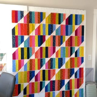 Working through the quilts I have started right now 😅😅😅. Next up is this #starryfabric #happystripesquilt for the 5 year old. (Because she doesn’t have enough quilts 😆)
I have some Starry bundles in the shop!  Comment Stars for pattern and fabric links.