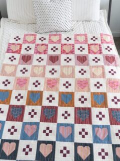 The Cozy Checkered Hearts quilt pattern comes out tomorrow! 🤍🤍🤍 There are a few design options with this one.  This Fableism number is the fat quarter rows version where each row is the same print. 
⠀⠀⠀⠀⠀⠀⠀⠀⠀
The annual quilt along starts on Monday!  You can sign up for that in my profile 👉🏻 @emily_dennis_
⠀⠀⠀⠀⠀⠀⠀⠀⠀
▪️Quilt pattern - Cozy Checkered Hearts- in the shop 1/8/26
▪️ Fabrics - #luckyloomwovens by @fableism
⠀⠀⠀⠀⠀⠀⠀⠀⠀
#quiltylove #heartquilt #cozycheckeredheartsquilt #fableism