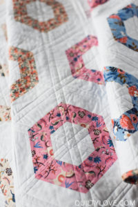 Hexie Rows Quilt pattern_quiltylove
