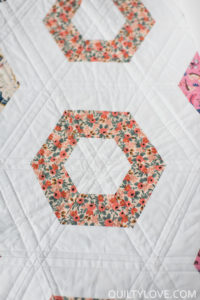 Hexie Rows Quilt pattern_quiltylove