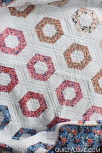 Hexie Rows Quilt pattern_quiltylove