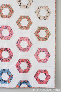Hexie Rows Quilt pattern_quiltylove