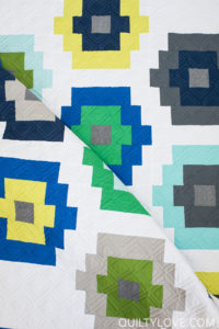 Quilty Beads quilt - a modern Kona Cotton solids quilt by quiltylove.com