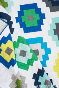 Quilty Beads quilt - a modern Kona Cotton solids quilt by quiltylove.com