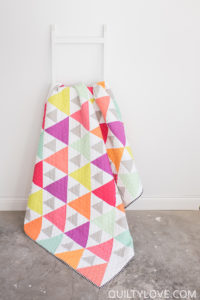Triangle Peaks quilt by Emily of Quiltylove.com
