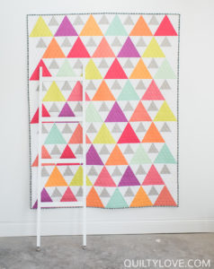 Triangle Peaks quilt by Emily of Quiltylove.com