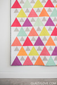 Triangle Peaks quilt by Emily of Quiltylove.com