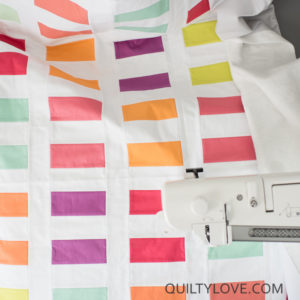 Coins quilt pattern by Emily of Quiltylove.com. Beginner coin quilt pattern.