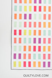 Coins quilt pattern by Emily of Quiltylove.com. Beginner coin quilt pattern.