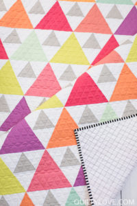 Triangle Peaks quilt by Emily of Quiltylove.com