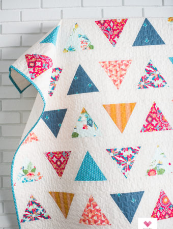 Triangle Pop quilt pattern by Emily of quiltylove.com