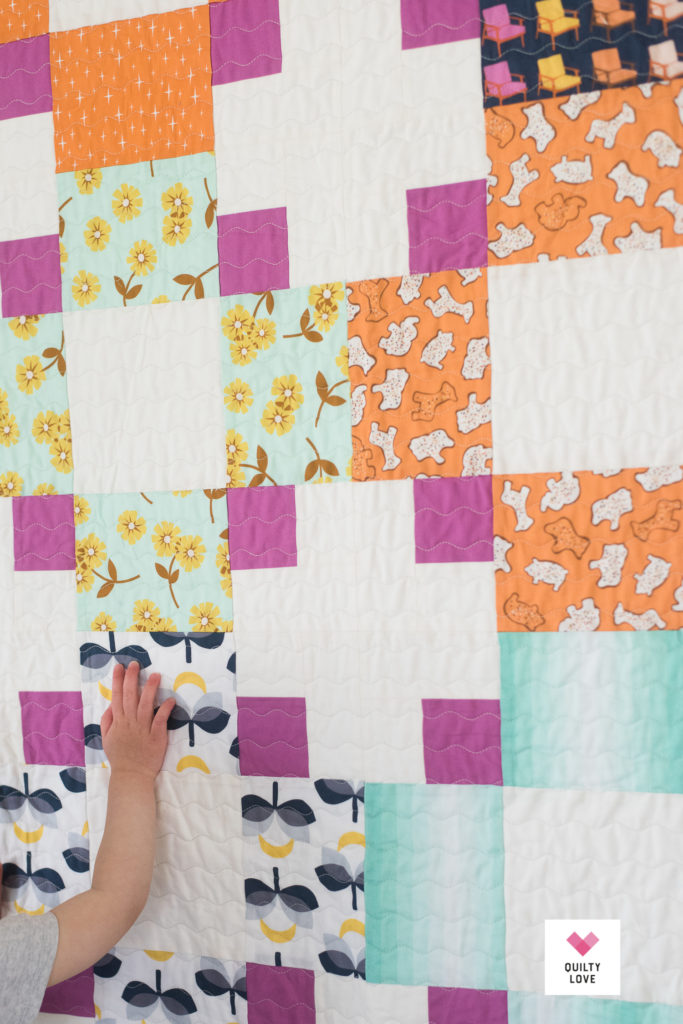 Hopscotch II quilt by Emily of quiltylove.com