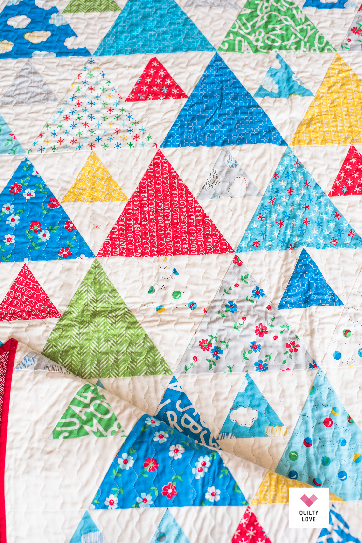 Bounce Triangle Peaks by QuiltyLove