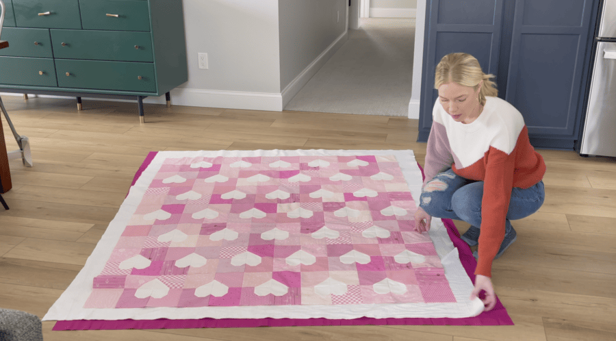 How to spray baste a quilt - video tutorial included - Quilty Love