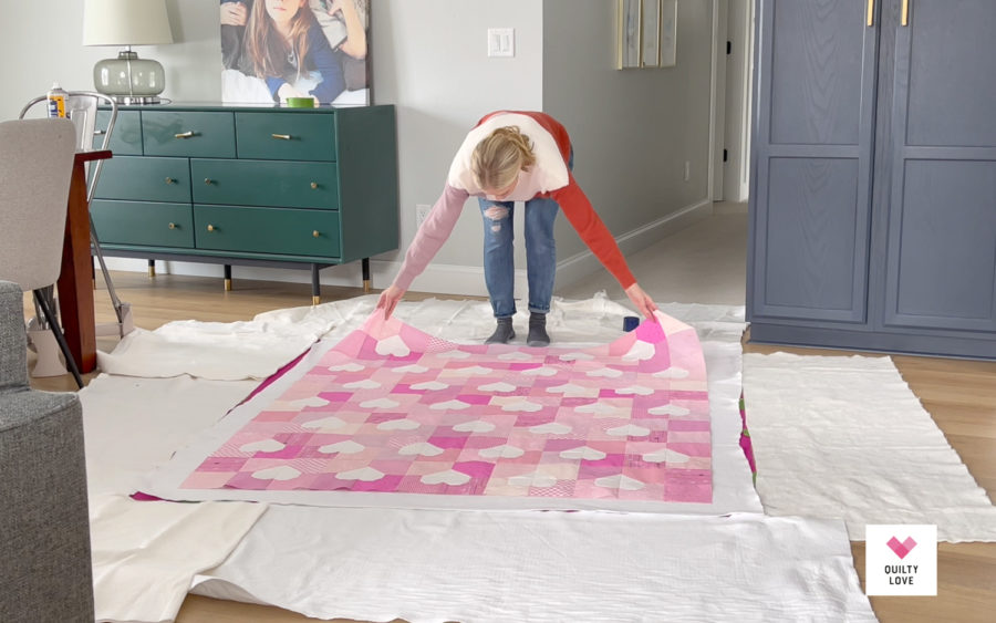 How to spray baste a quilt video tutorial included Quilty Love