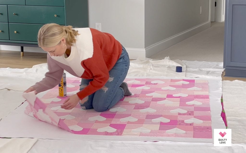 How to spray baste a quilt - video tutorial included - Quilty Love