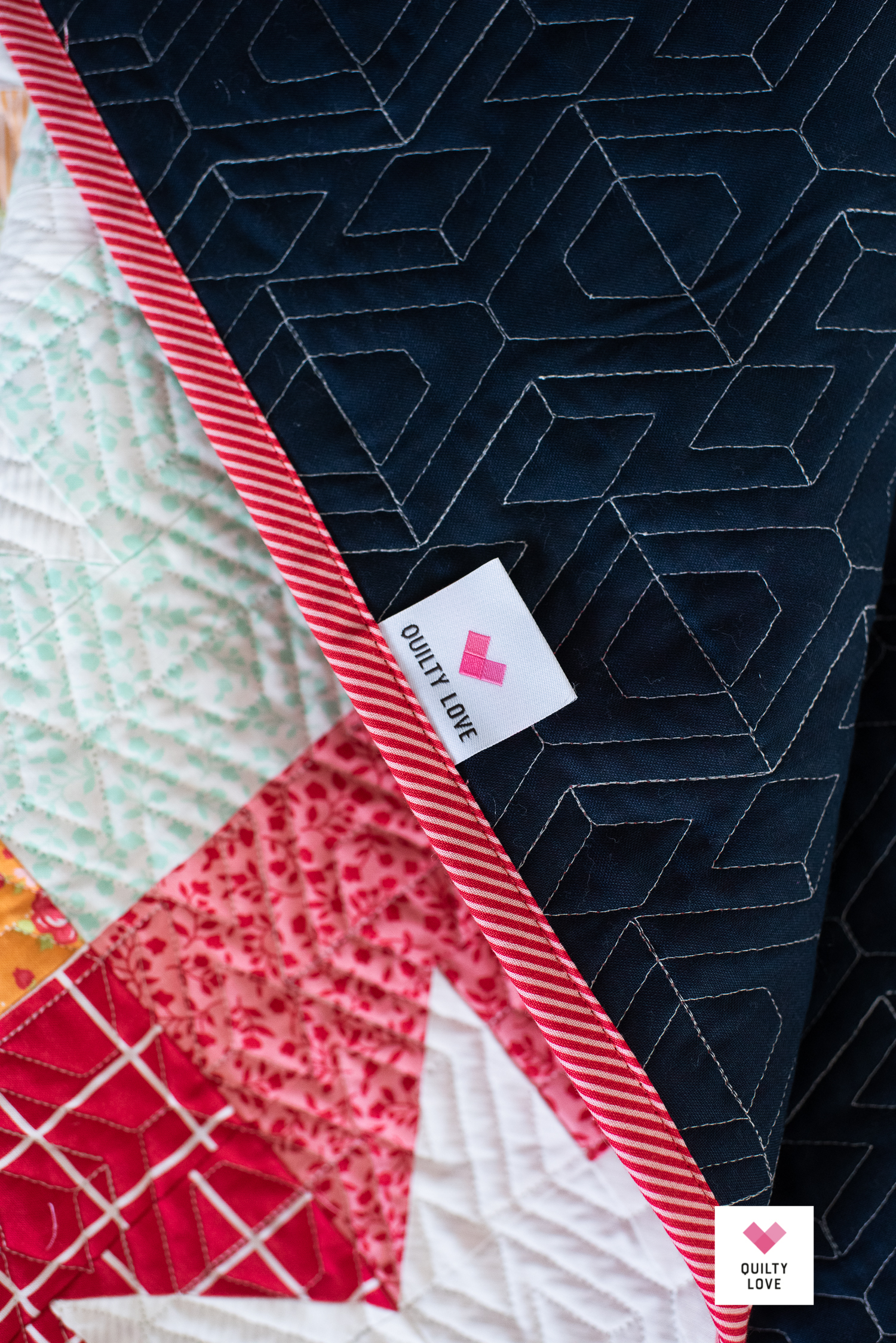 Quilty: how to make a quilt label 