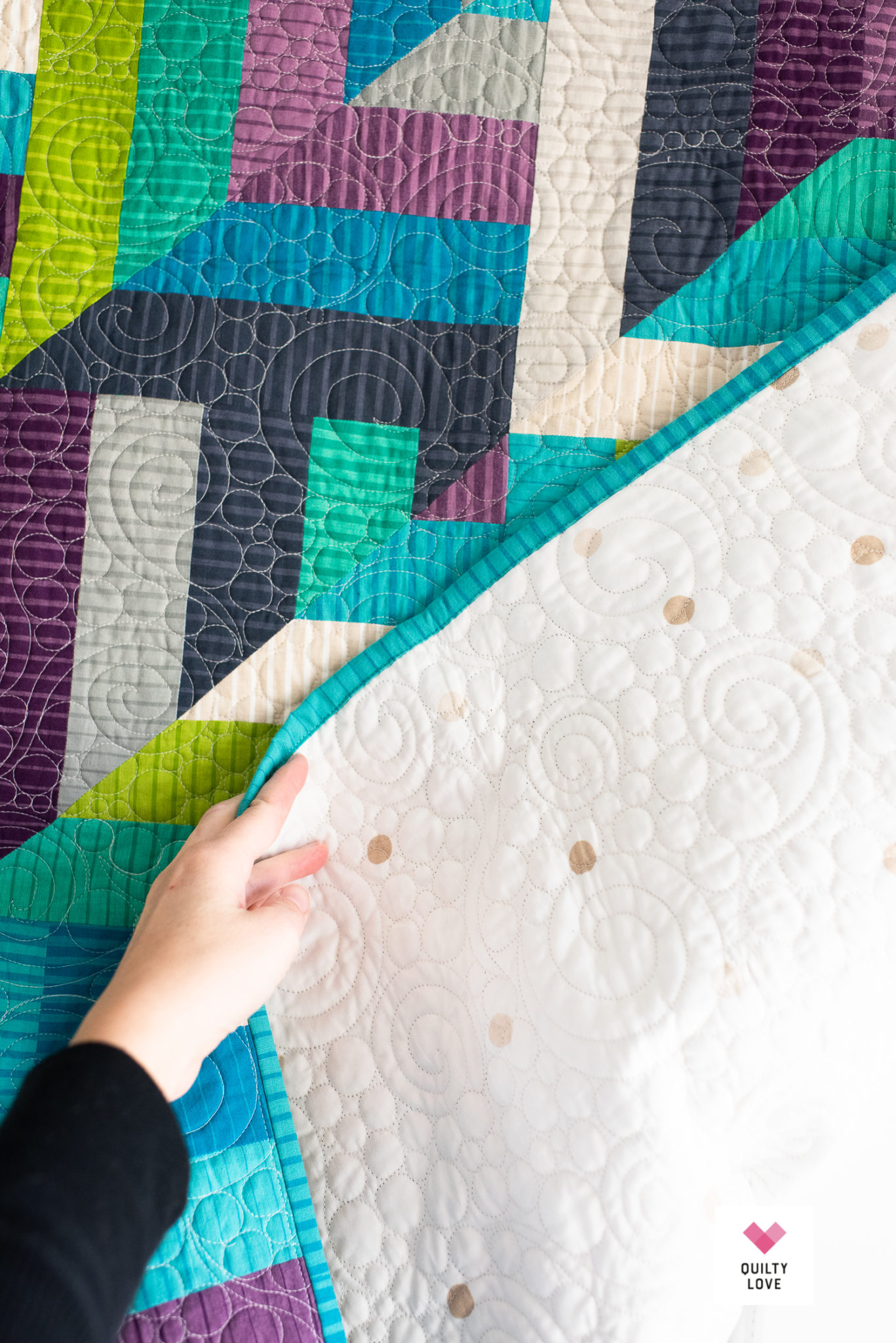 Ombre Wovens Lucky Log Cabins quilt Quilty Love