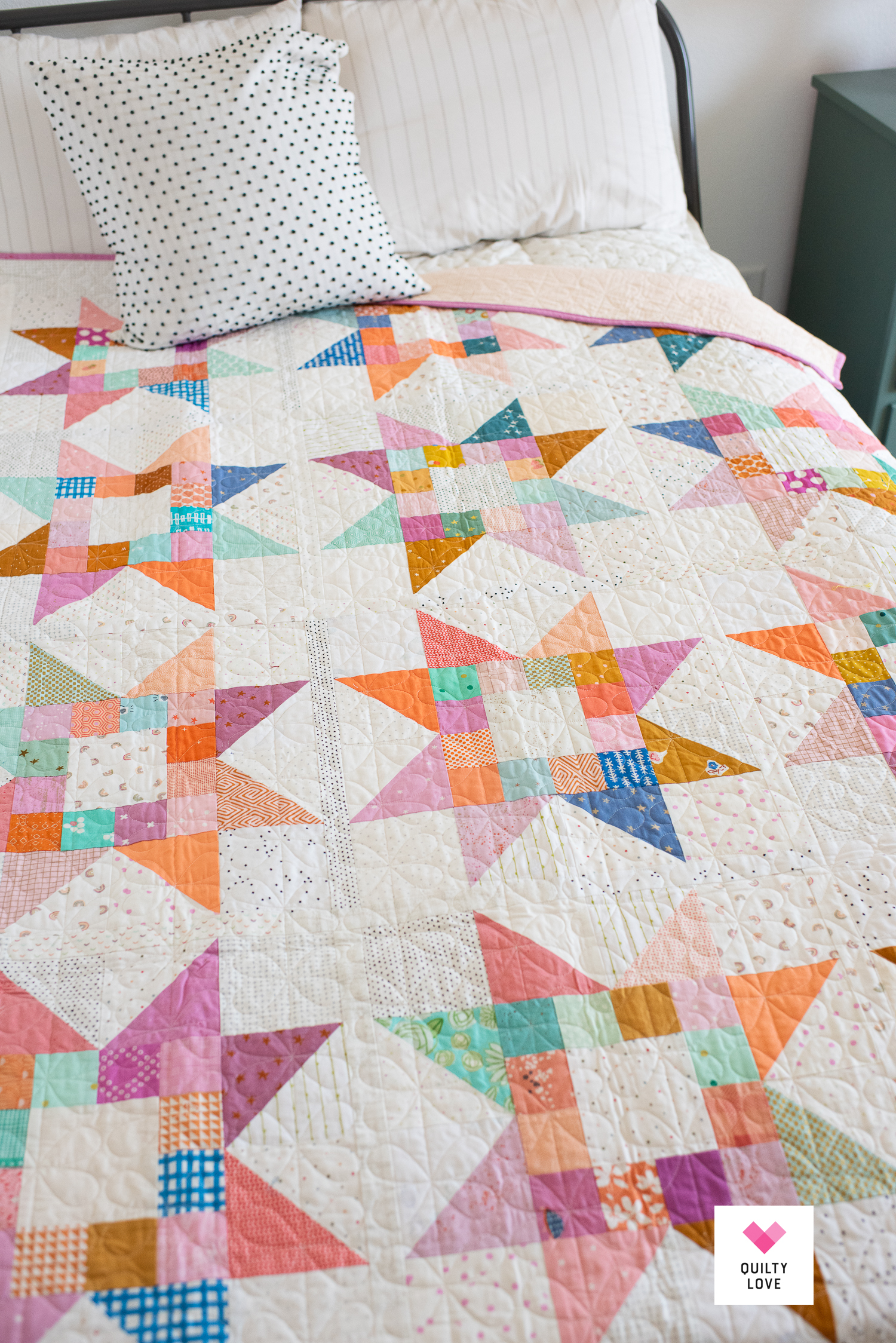 Scrap Stash Quilty Stars quilt - Quilty Love, image size:1500x2248